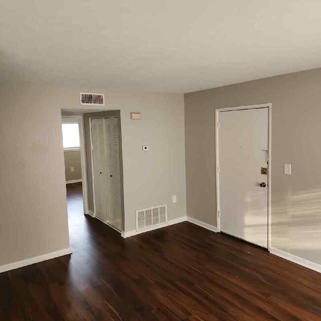 Photo - 4902 Saddlebrook Ln Unit Apt 3