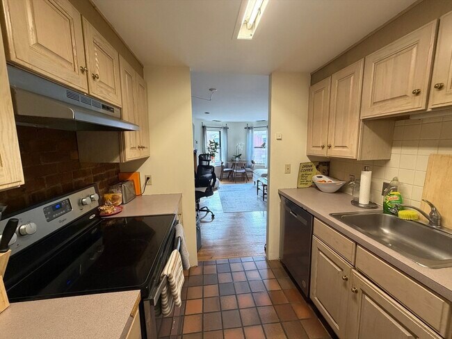 Photo - 103 Gainsborough St Unit 304