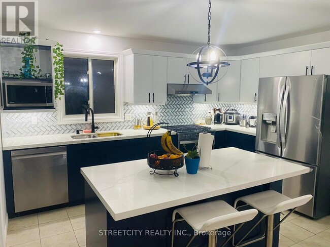 Photo - 1751 Coronation Dr