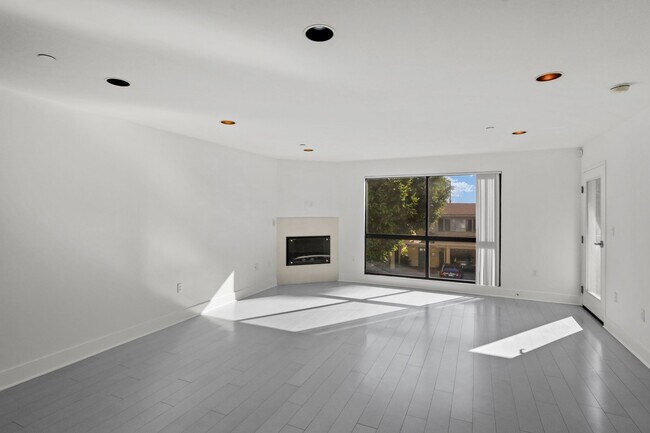 Santa Monica Federal by Wiseman