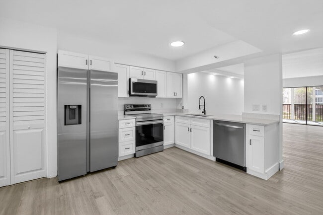 Photo - 14475 Strathmore Ln Unit 208
