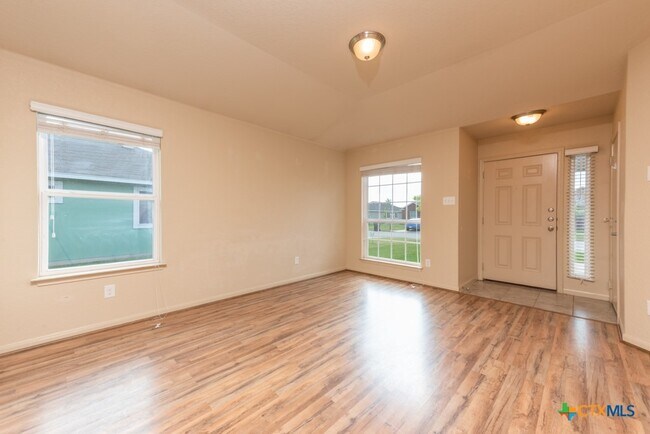 Photo - 132 Talon Dr