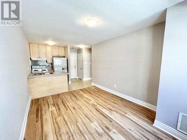 Photo - 11 Thirty Third St Unit 204