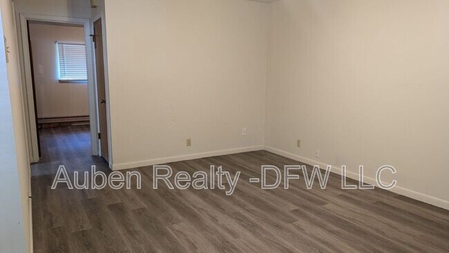 Photo - 1910 N Alexander St