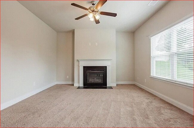 Photo - 2508 Fallenleaf Ct NE