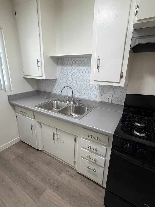 6932 Woodley Ave Unit 6