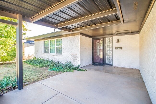 Photo - Spacious & Updated 4/2