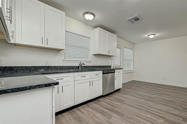 Photo - 1414 Meadowhigh Ln