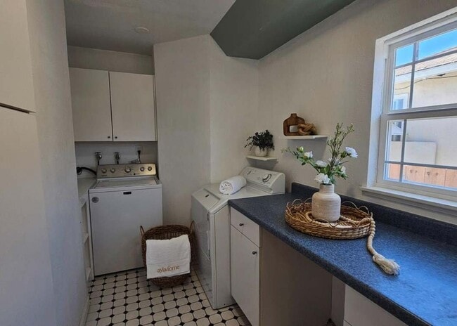 Photo - 1252 Margery Ave