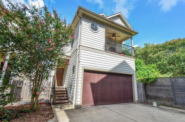 Photo - 1013 W 16th St Casa