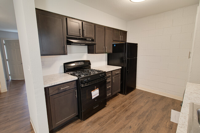 Sandy Park - Sandy Park Apartments