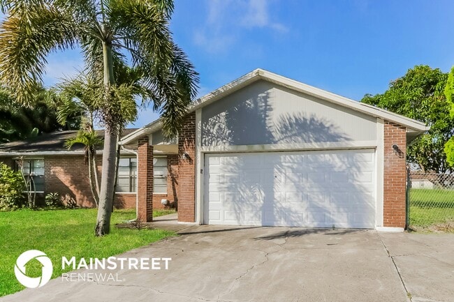 Photo - 253 SW Tulip Blvd