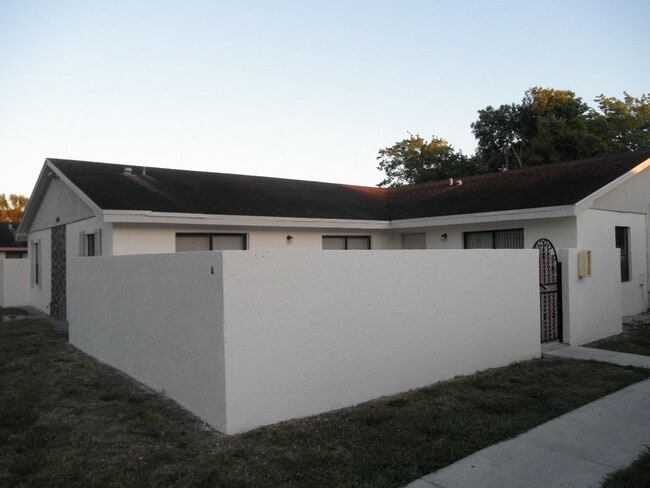 Building Photo - 4964 Cherry Rd Unit B