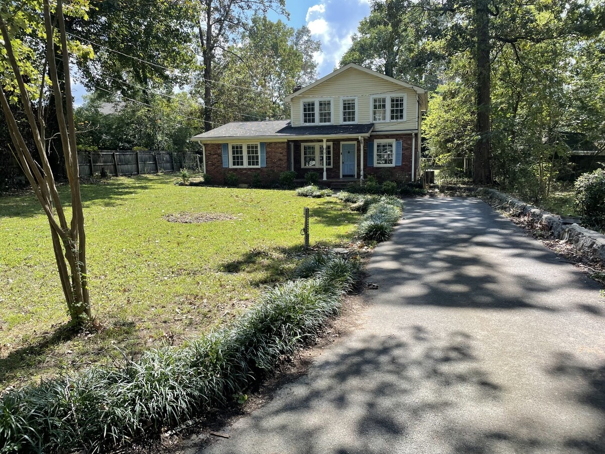 Photo - 107 Charlton St NW