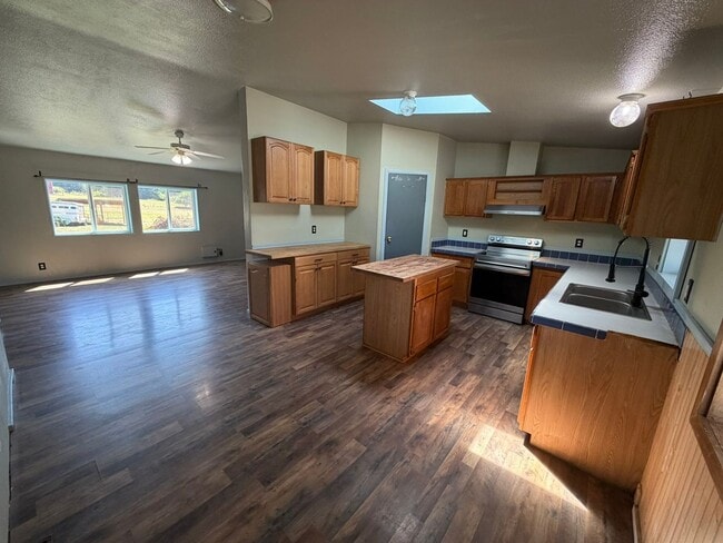 Photo - **MOVE IN SPECIAL** 2.5 Acres with Barn across from Lacomb School!