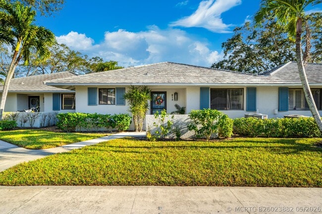 Photo - 913 Club Dr