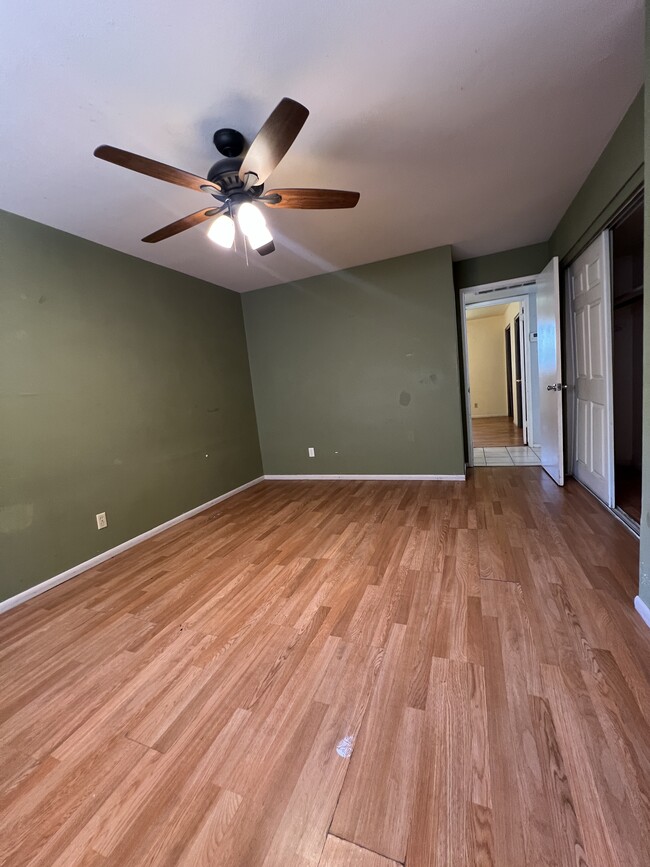 Photo - 2015 W Berridge Ln Unit A