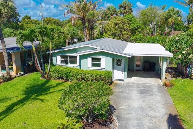 Photo - 262 SE Monterey Ave