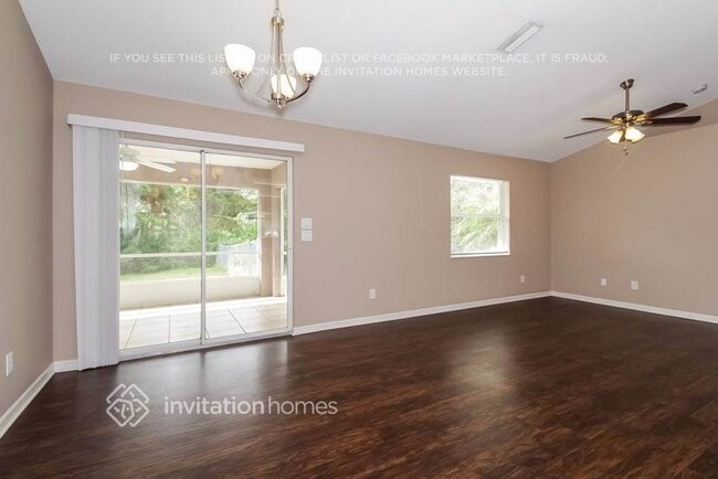 Photo - 2255 Dongola St