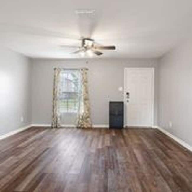 Photo - **4 Weeks Free!** Almost New In Luckey Ranch!!!