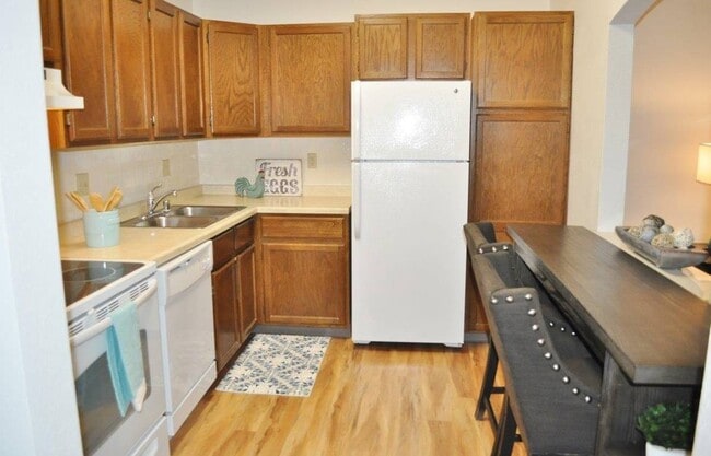 Photo - Island Place Apartments - On the River