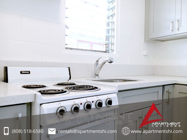 Building Photo - 2934 Varsity Cir Unit 5