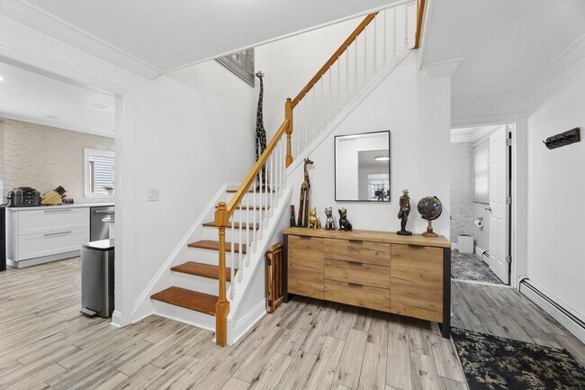 Photo - 52 Hillside Ave Unidad # B