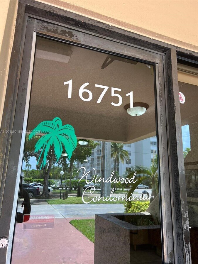 Photo - 16751 NE 9th Ave Unit 104