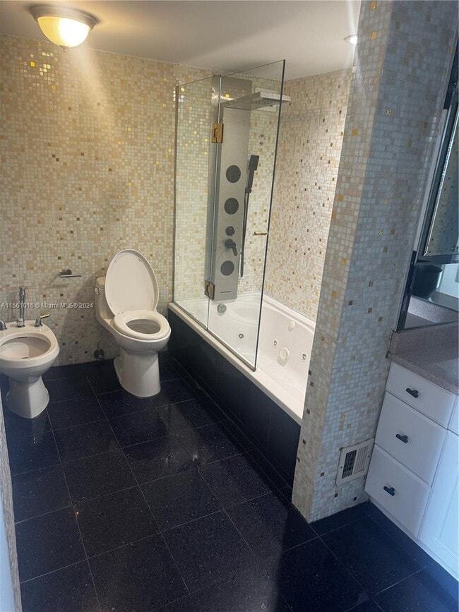 Photo - 5161 Collins Ave Unit 1118