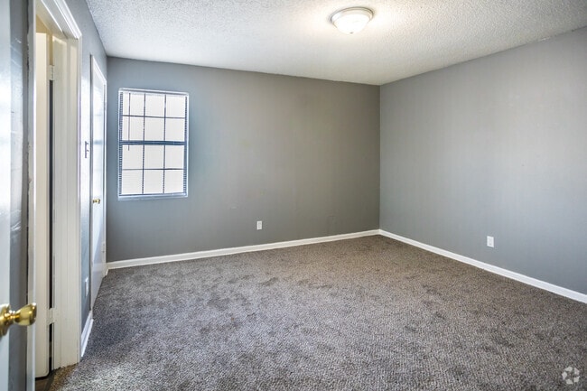4 BR, 2 BA - Ranch