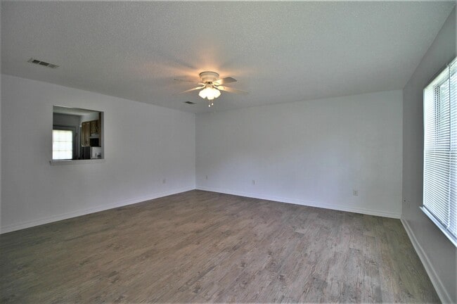 552 Brock Ave