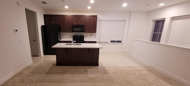 Photo - 8408 Rothman Aly