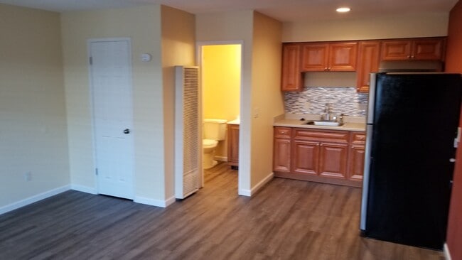 Yuba City Apartments - Jasmine Apartments Yuba City - Studio Apartment