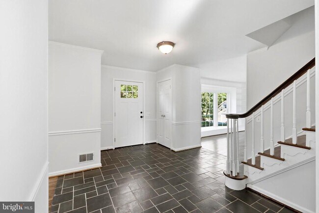 Photo - 39088 Bolington Rd