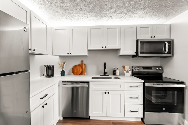 Photo - The Flats At Fox Hill