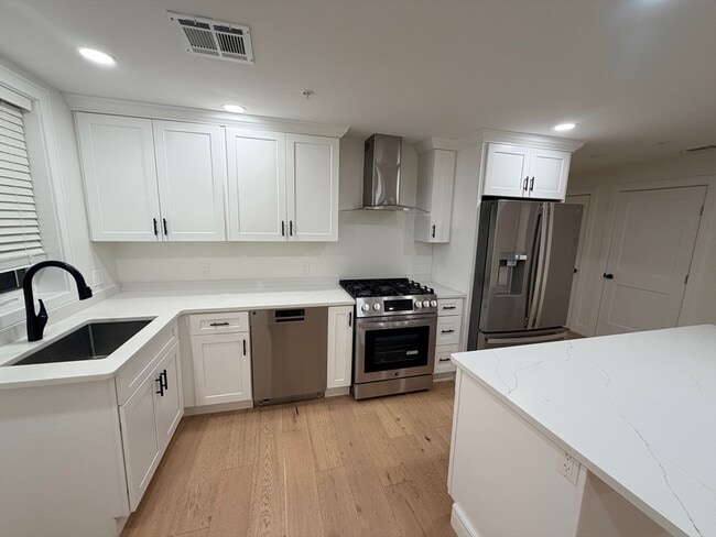 Photo - 17 School St Unidad B