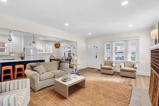 Photo - 105 Fifth Ave