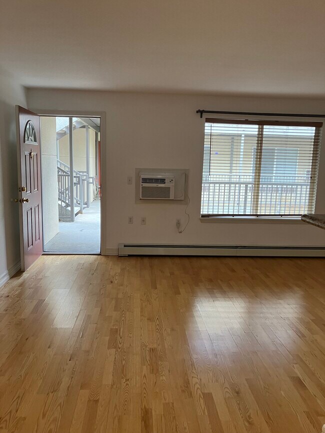 Photo - 2345 N Clay St