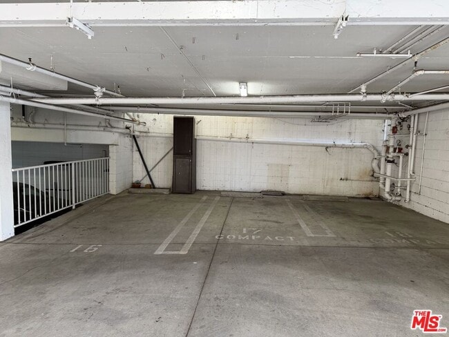 Photo - 1247 Barry Ave Unit 401