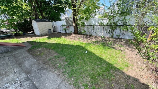Building Photo - 76 Antwerp St Unit 2 Rental