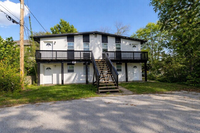 Building Photo - 213 N Ann St Unit 7