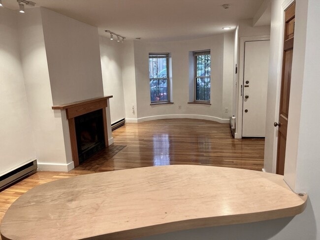 Photo - 236 W Canton St Unidad 2