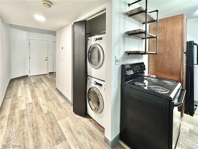 Photo - 1900 Grove Ct Unidad 307