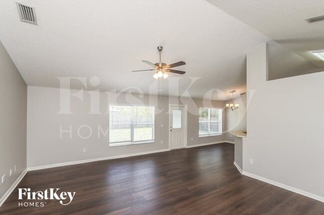 Photo - 826 Tedder Rd SE
