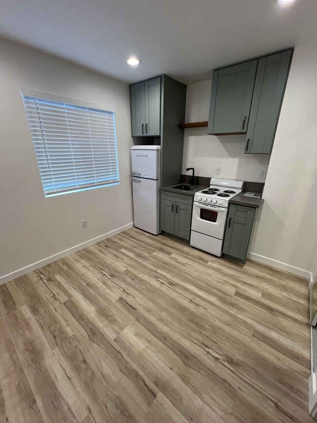 Building Photo - 3746 Jewell St Rental