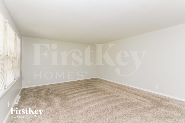 Photo - 5970 Manning Rd