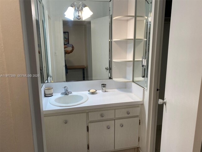 Photo - 100 Lincoln Rd Unit 304