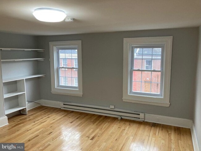 Building Photo - 1017 Pine St Rental
