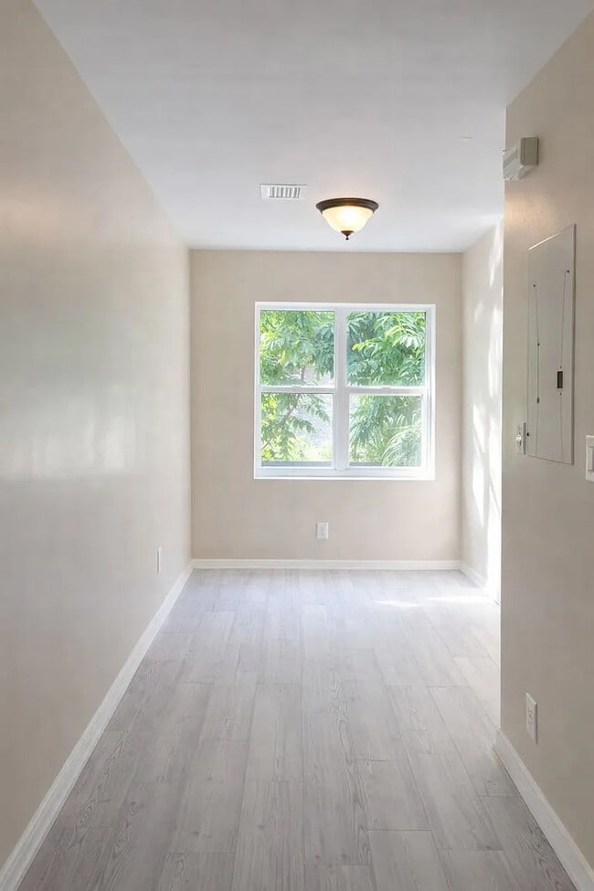 Photo - 420 SE 18th Ct Unit #2