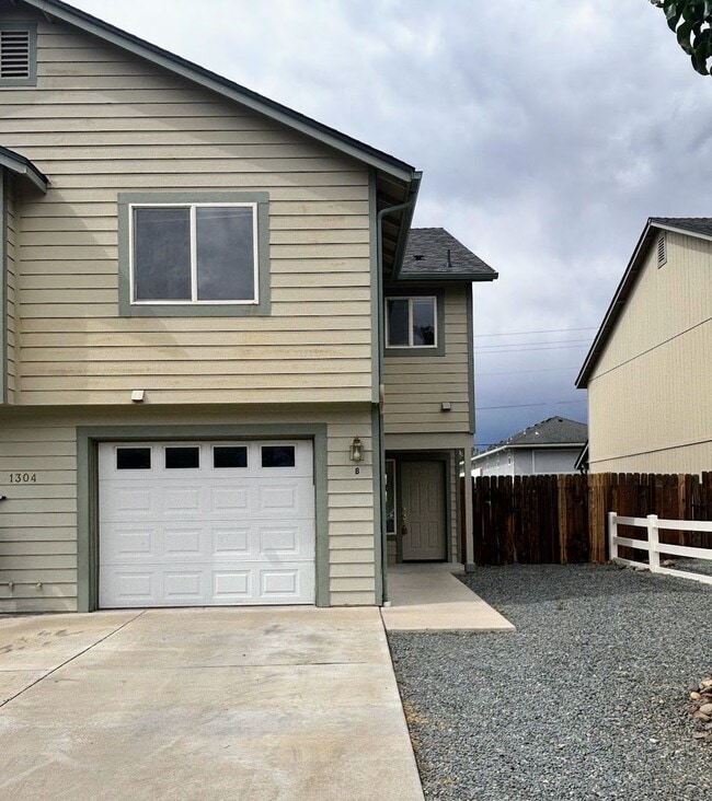 Building Photo - 1304 Kimmerling Rd Unit B Rental